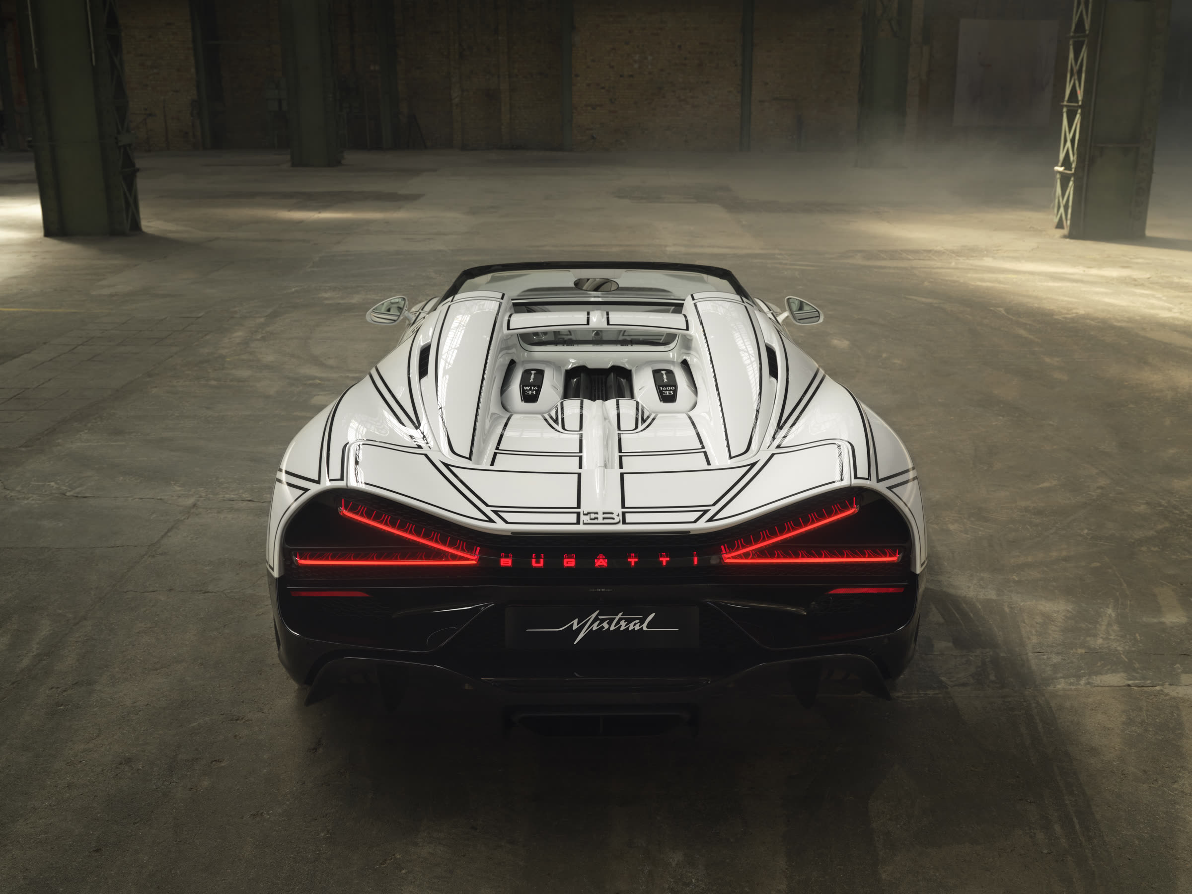 Bugatti W16 Mistral Blanc Éternel - photo 6