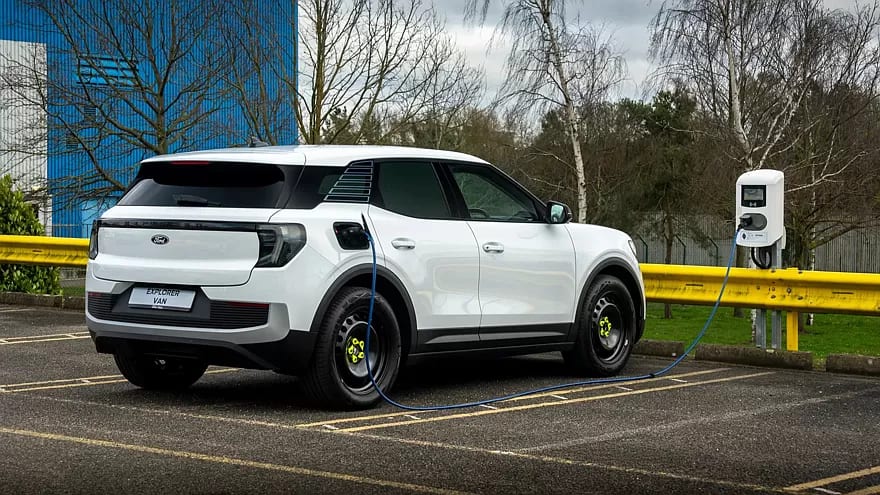 Ford Explorer Van - photo 2