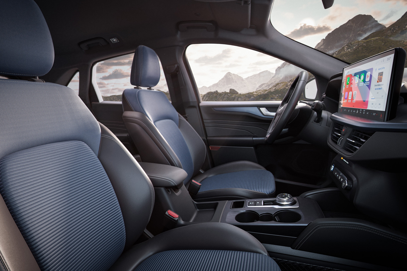 Ford Kuga - interior