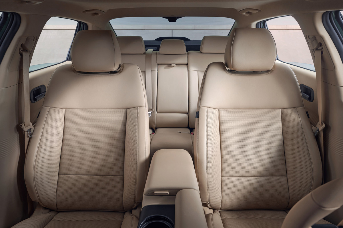 Hyundai Elantra - photo 11