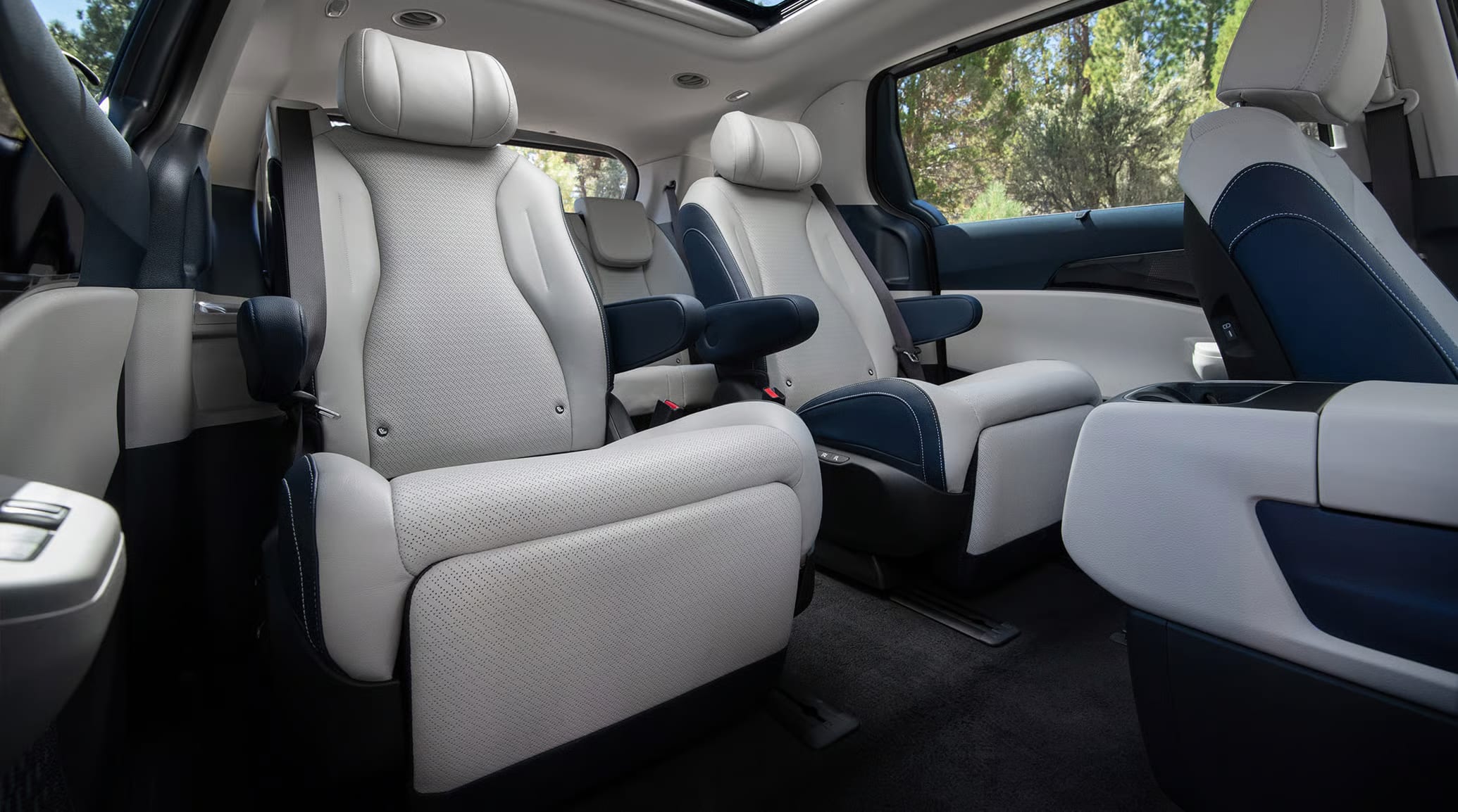 Kia Carnival Hybrid - photo 7