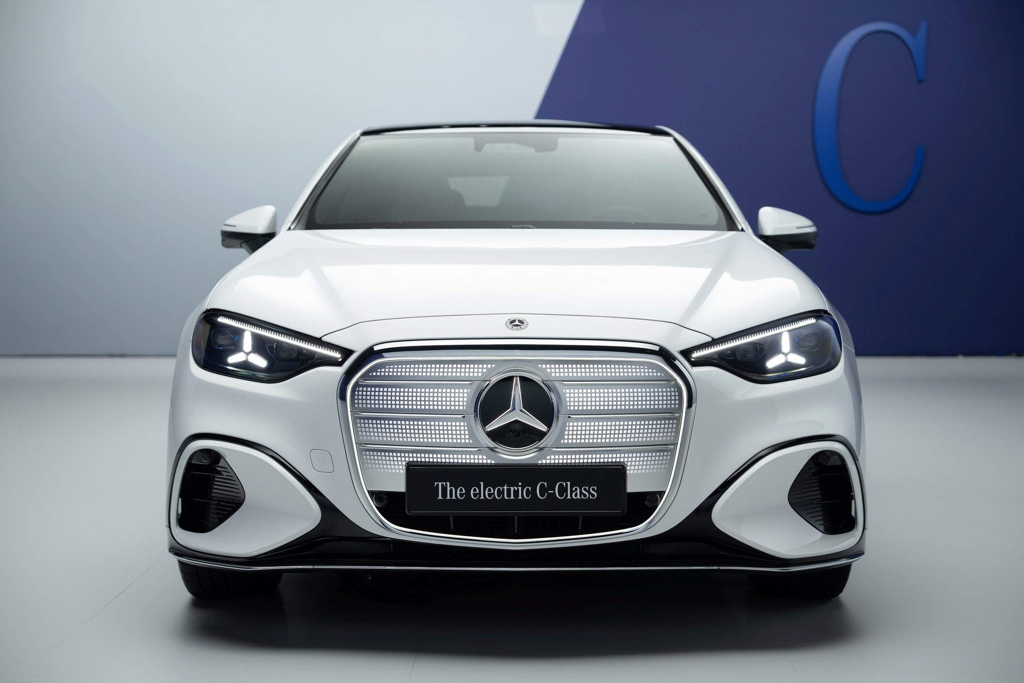 Mercedes-Benz C-Class Electric - photo 10