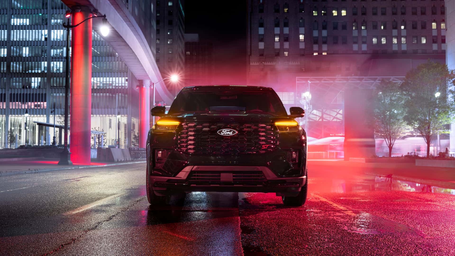 Ford adds factory blackout package to the Explorer ST for $1,695 - photo 7