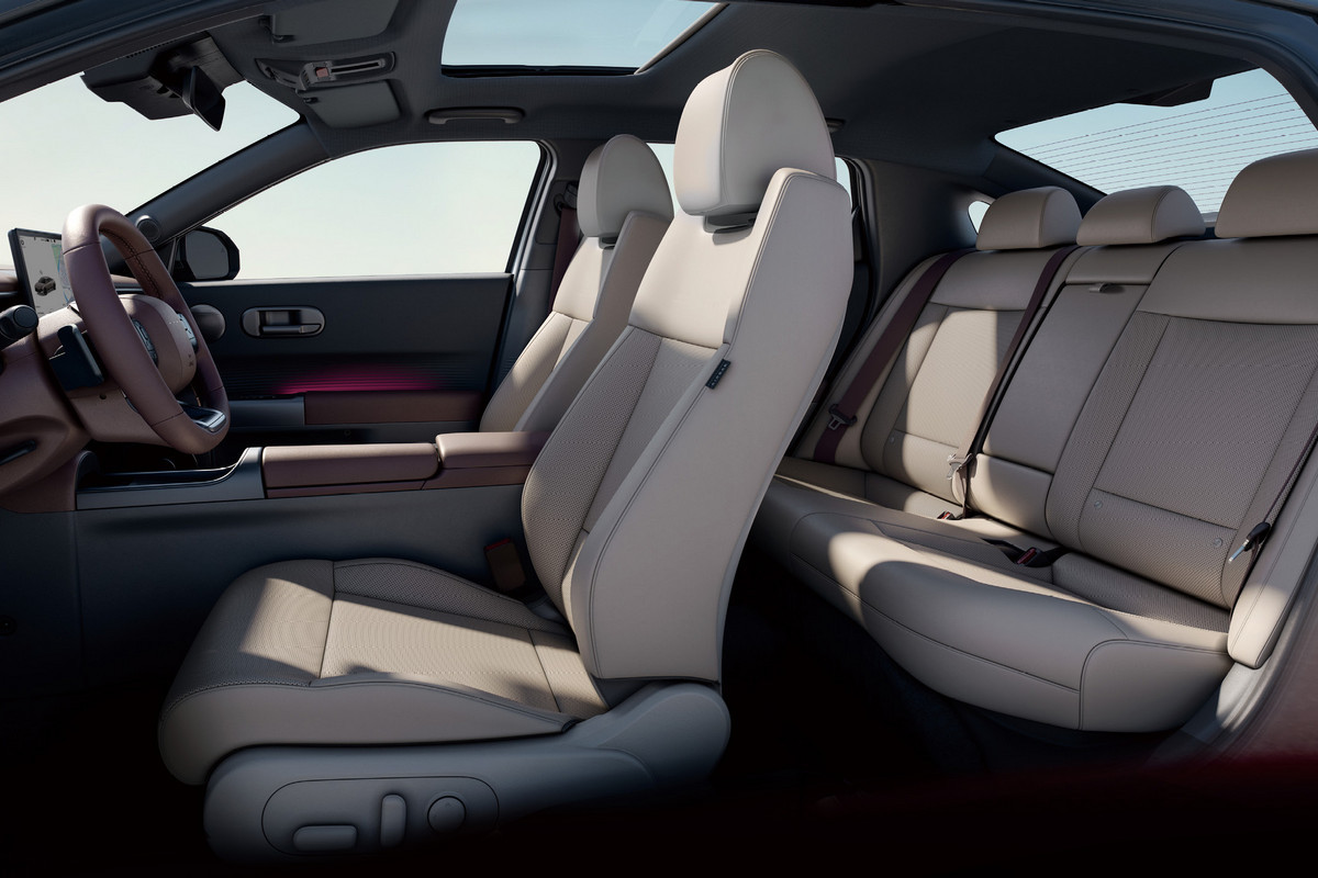 Hyundai Elantra goes on sale in Korea from $17,300 - photo 16