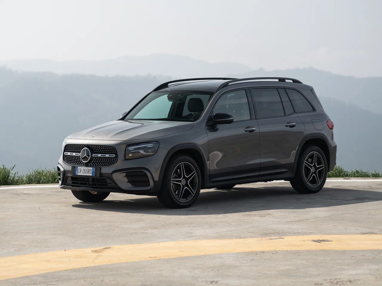 Mercedes-Benz recalls 310,667 US vehicles over a door-latch fault - photo 2