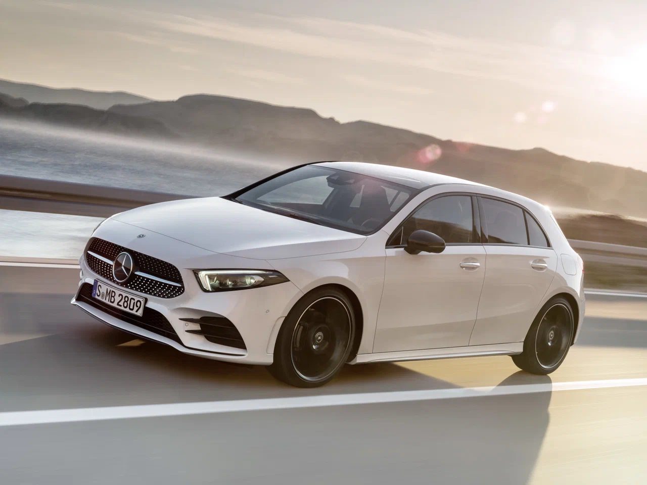 Mercedes-Benz recalls 310,667 US vehicles over a door-latch fault - photo 4