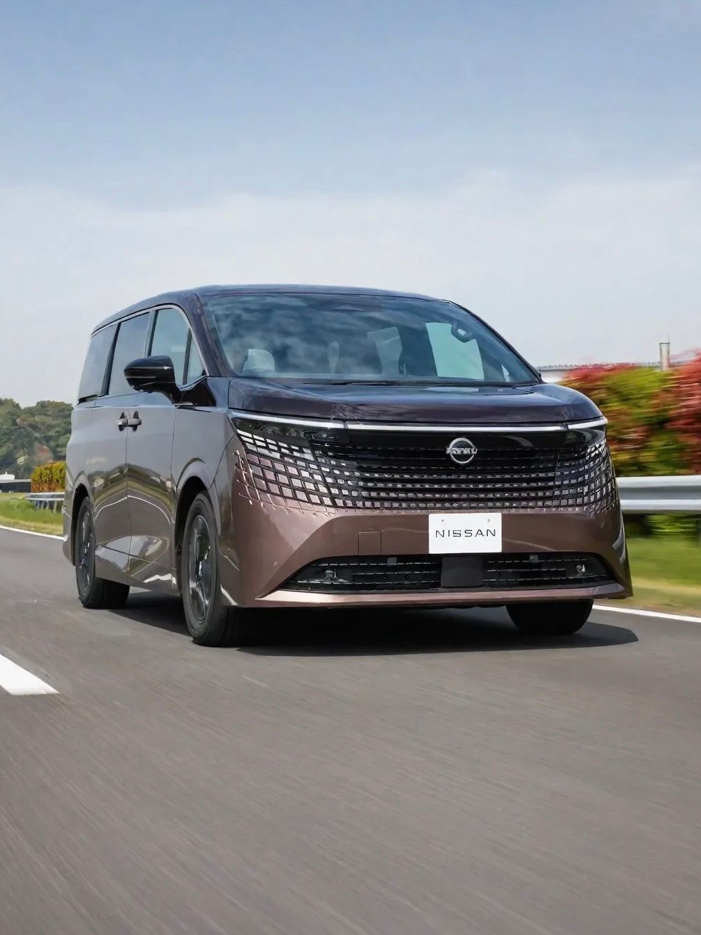 Nissan reveals the new Elgrand hybrid minivan