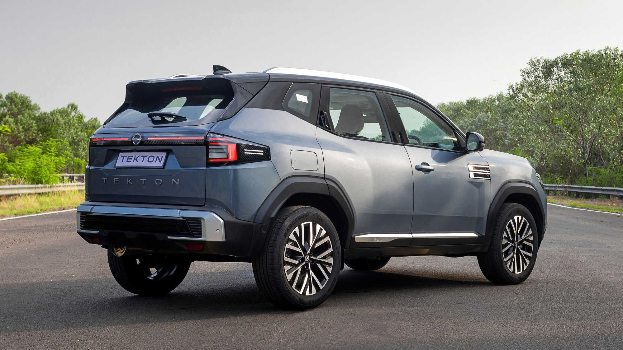 Nissan Tekton: Patrol-styled compact crossover replaces the Terrano - photo 2