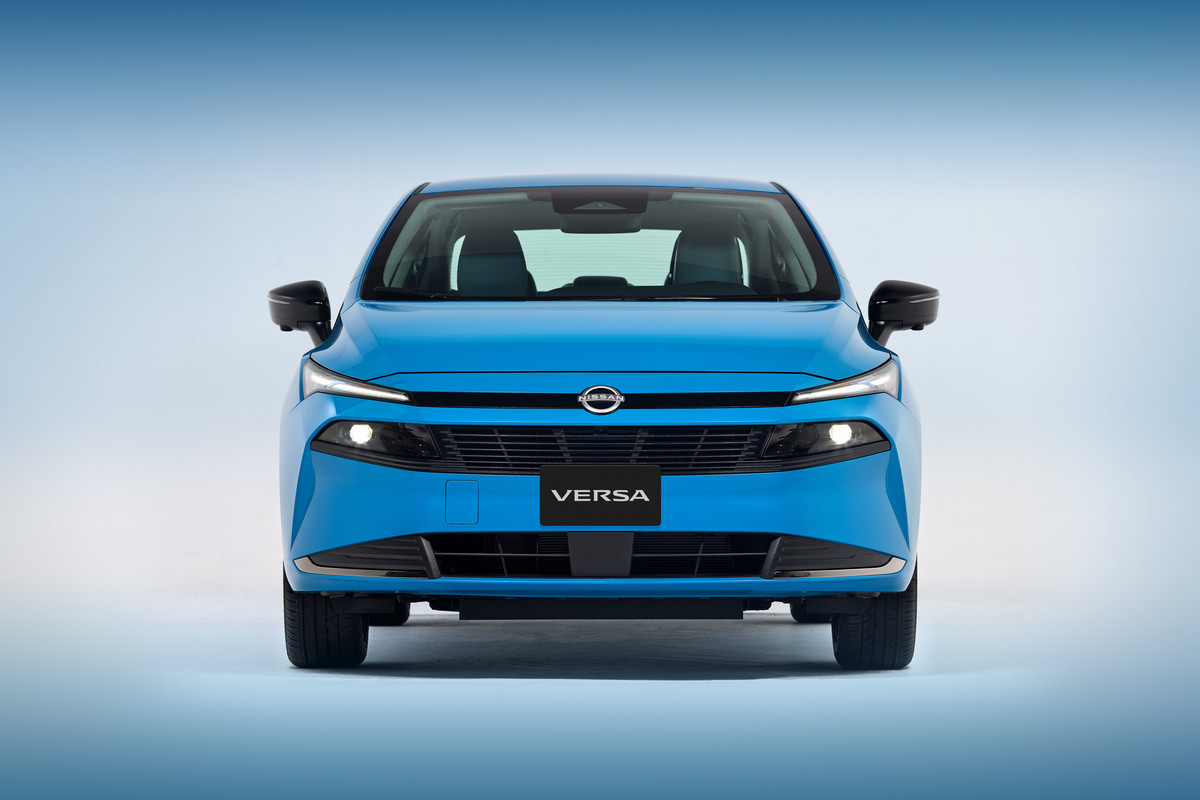 Nissan Versa - photo 2