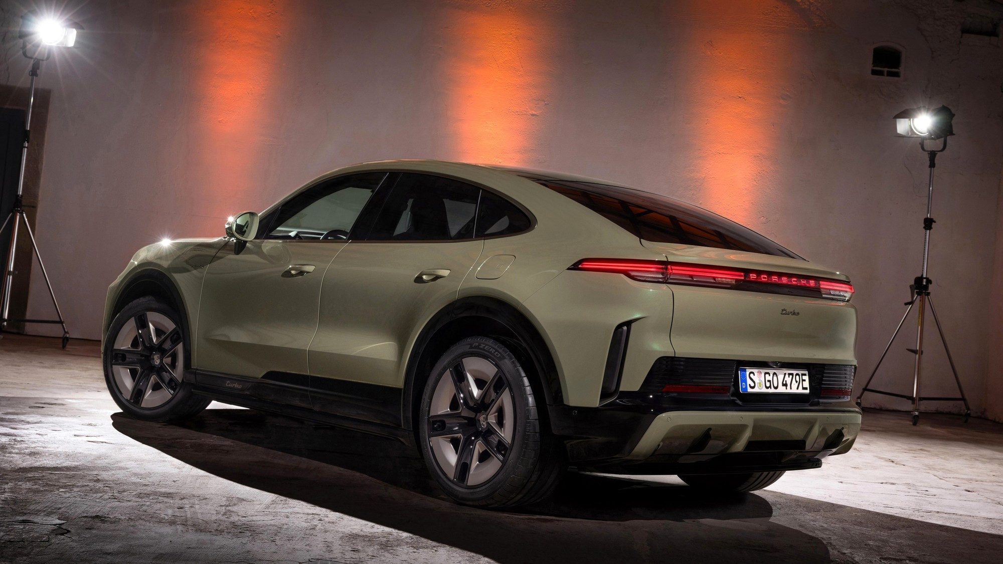 Porsche Cayenne Coupe Electric - photo 8