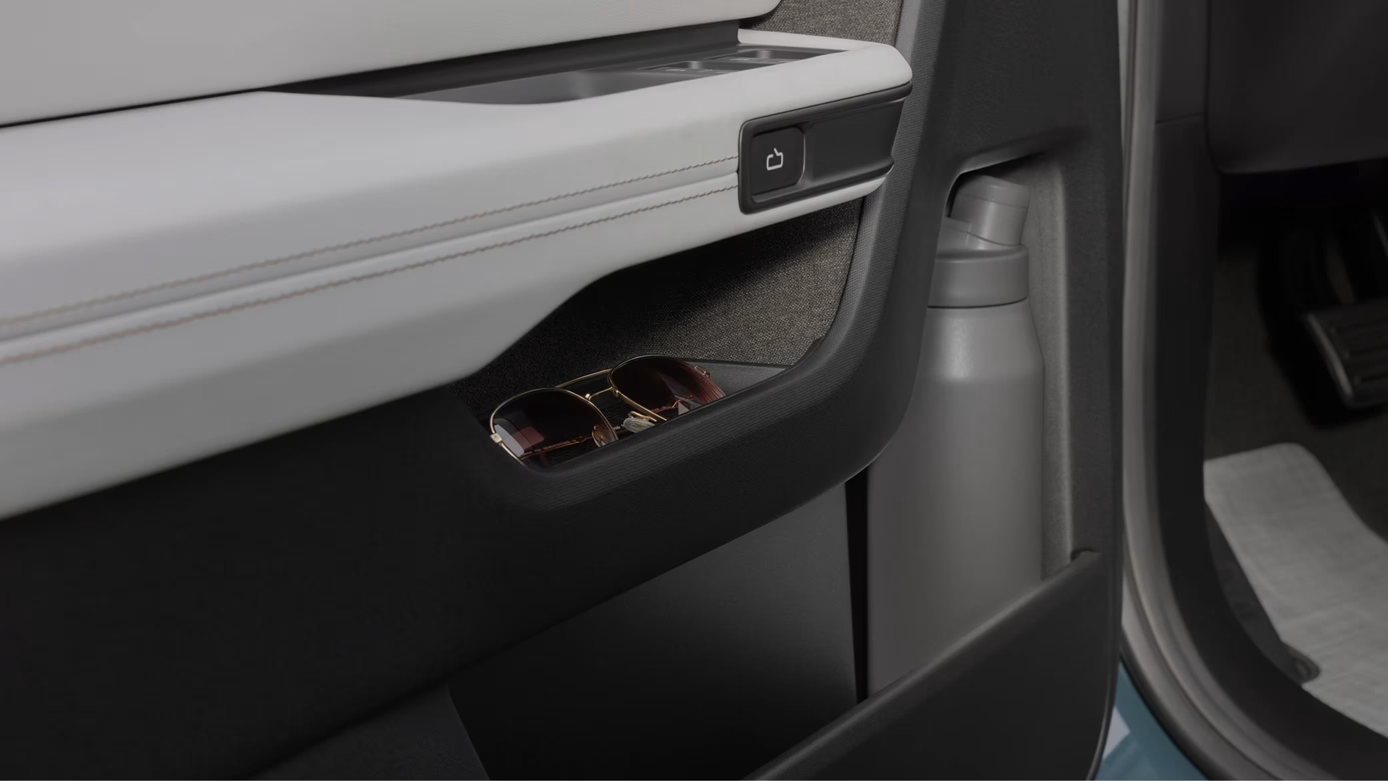 Rivian R2 - photo 26