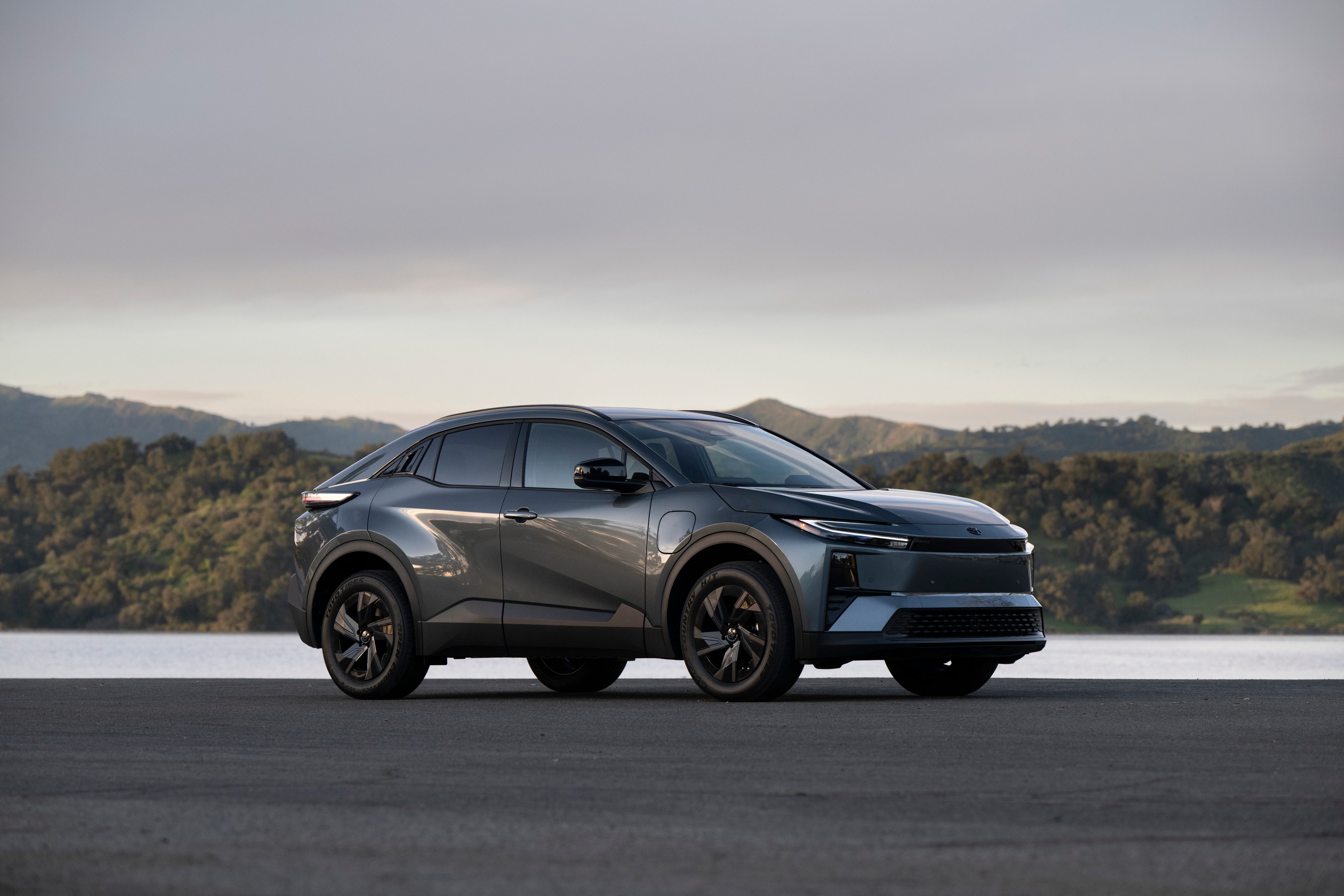 Toyota C-HR EV - photo 6