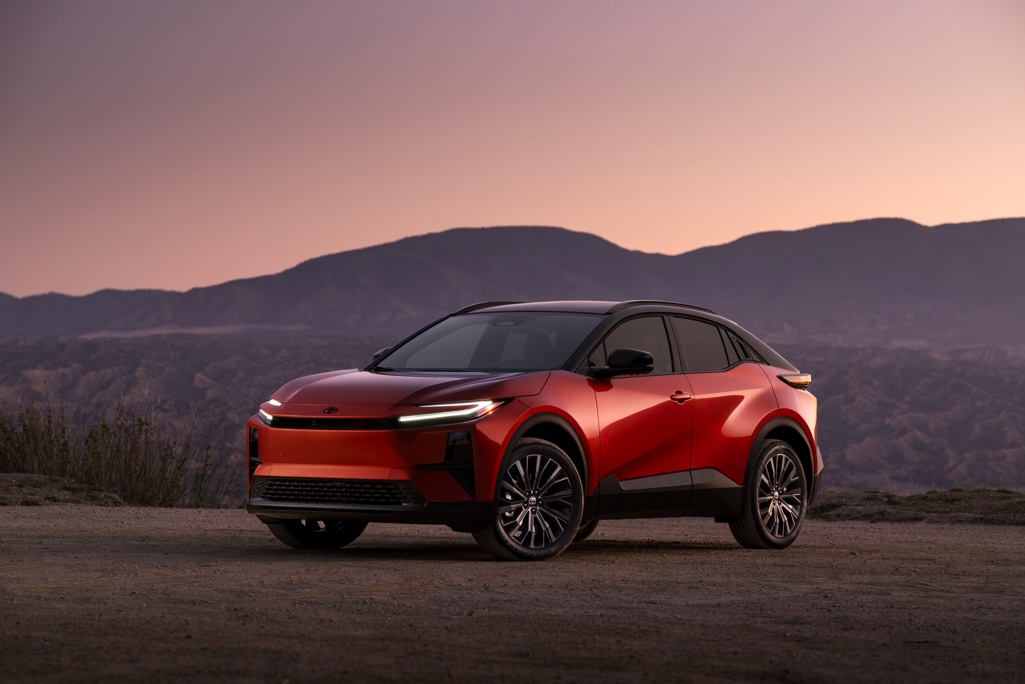 Toyota C-HR EV - photo 8