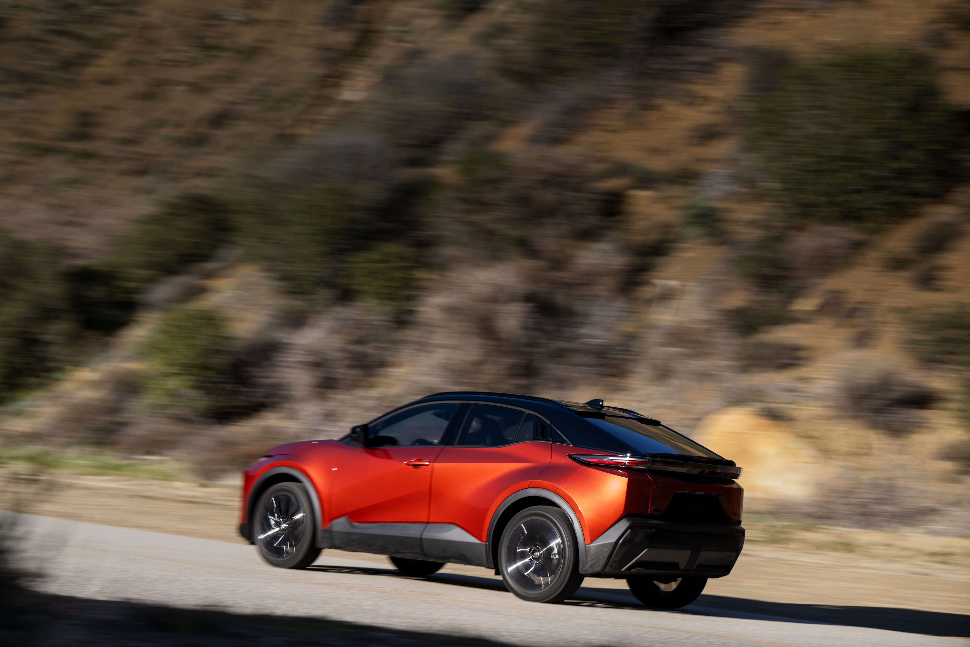 Toyota C-HR EV - photo 18