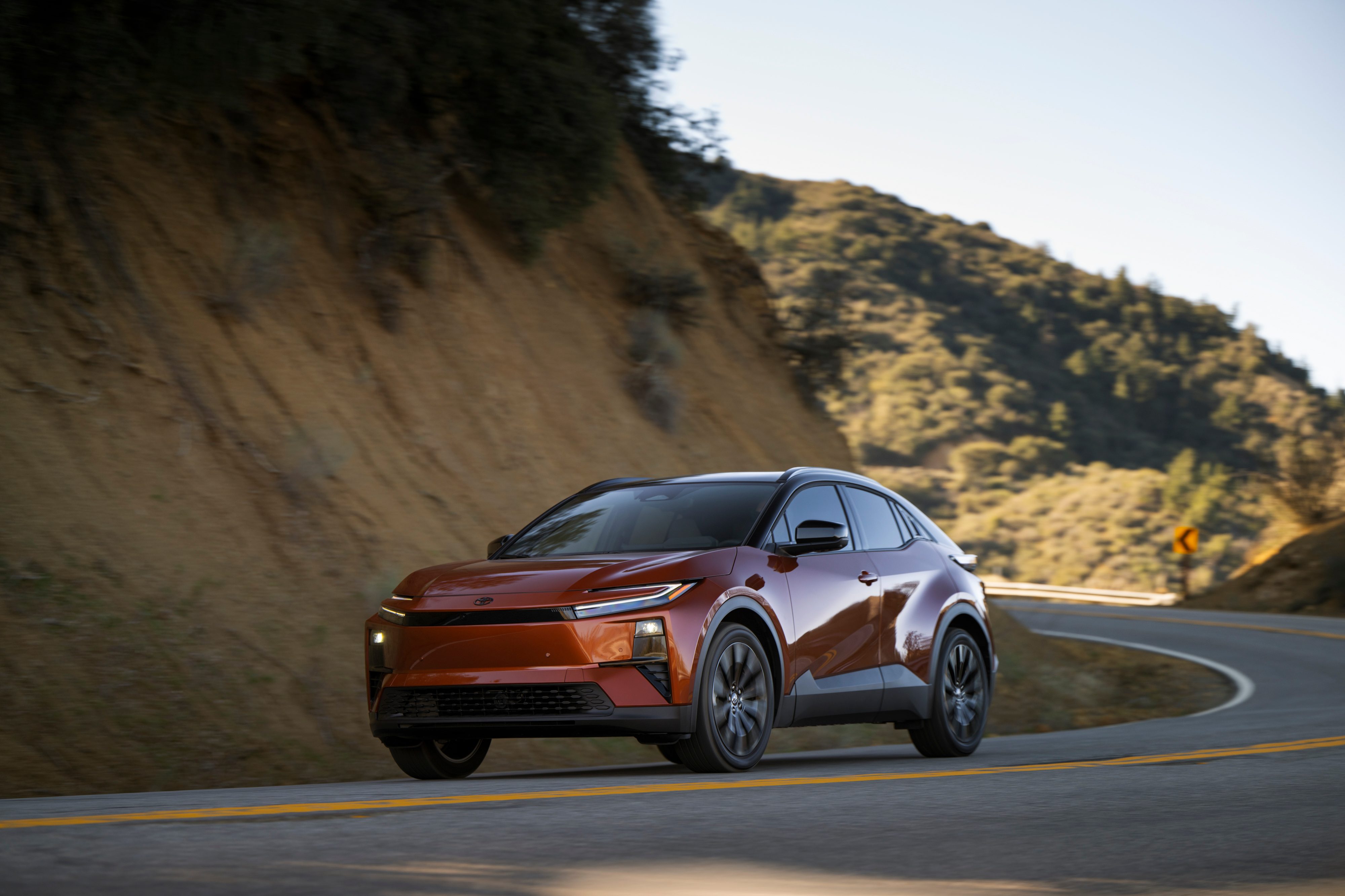Toyota C-HR EV - photo 21
