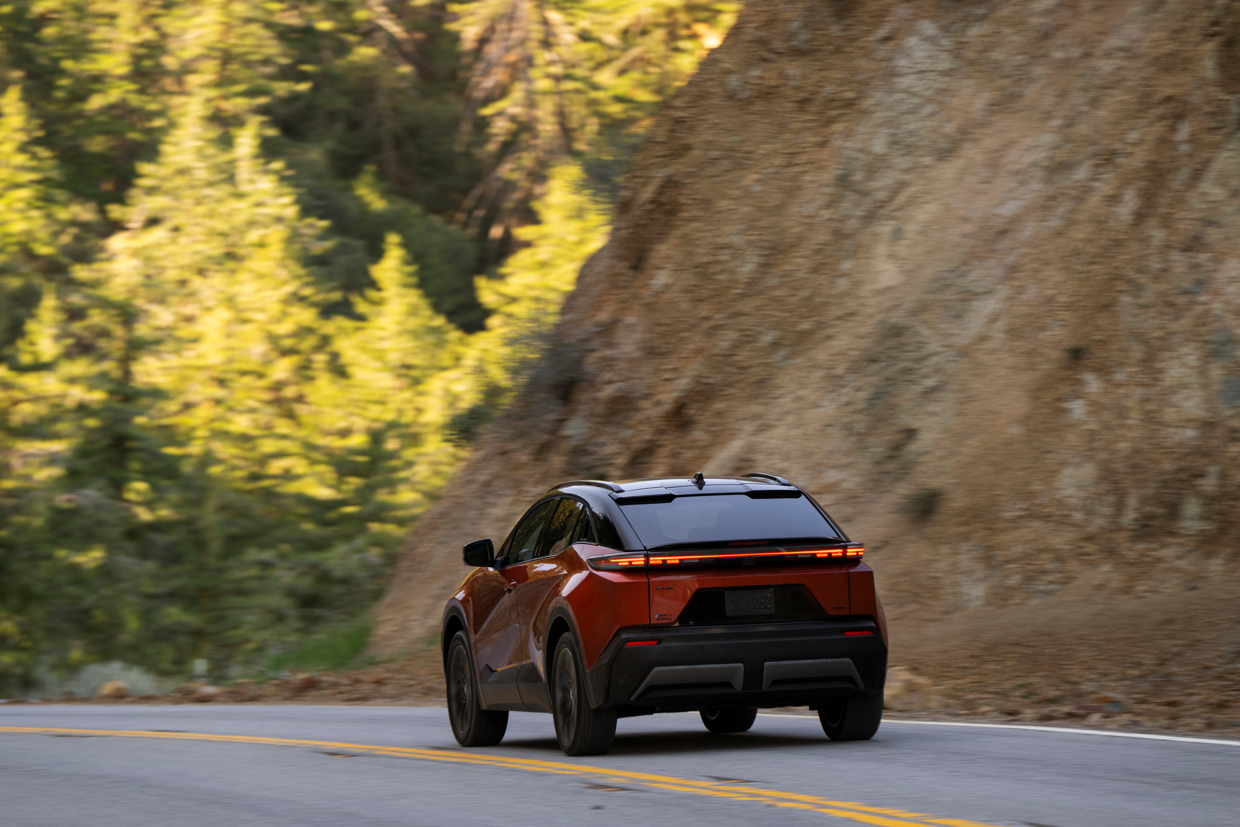 Toyota C-HR EV - photo 22