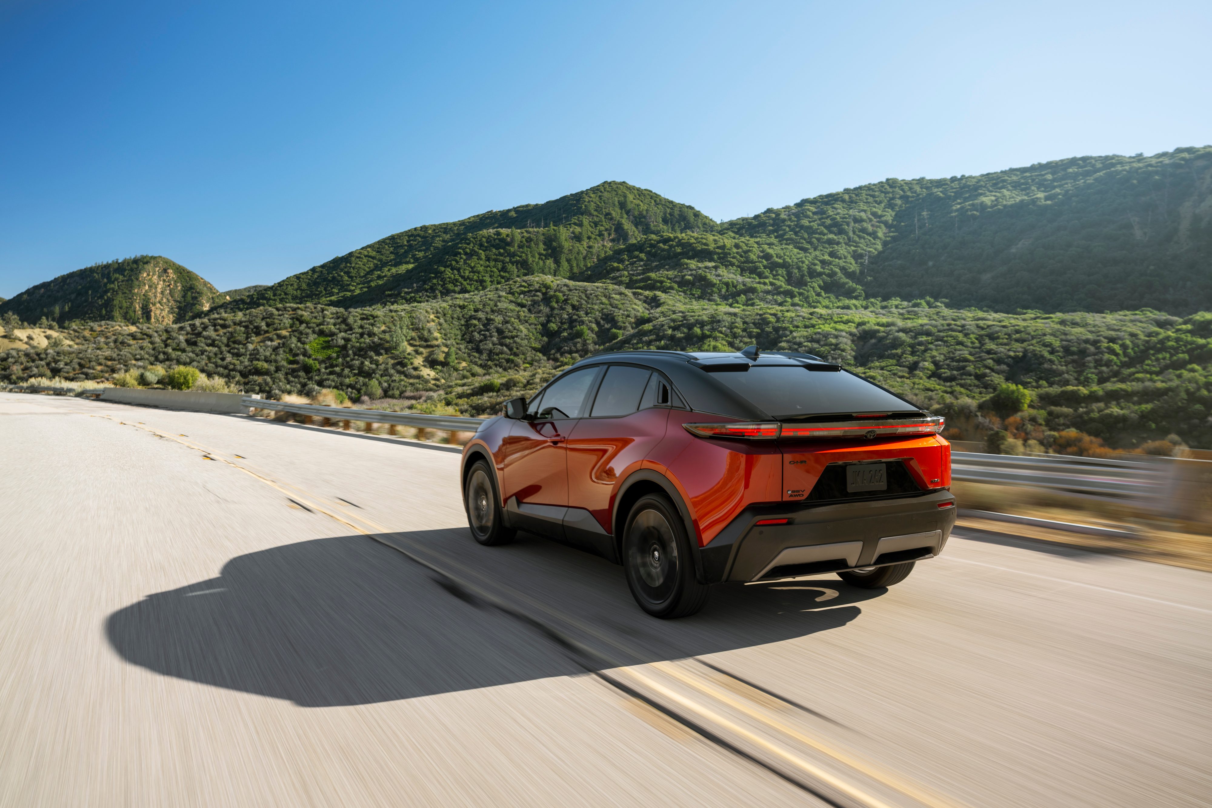 Toyota C-HR EV - photo 24