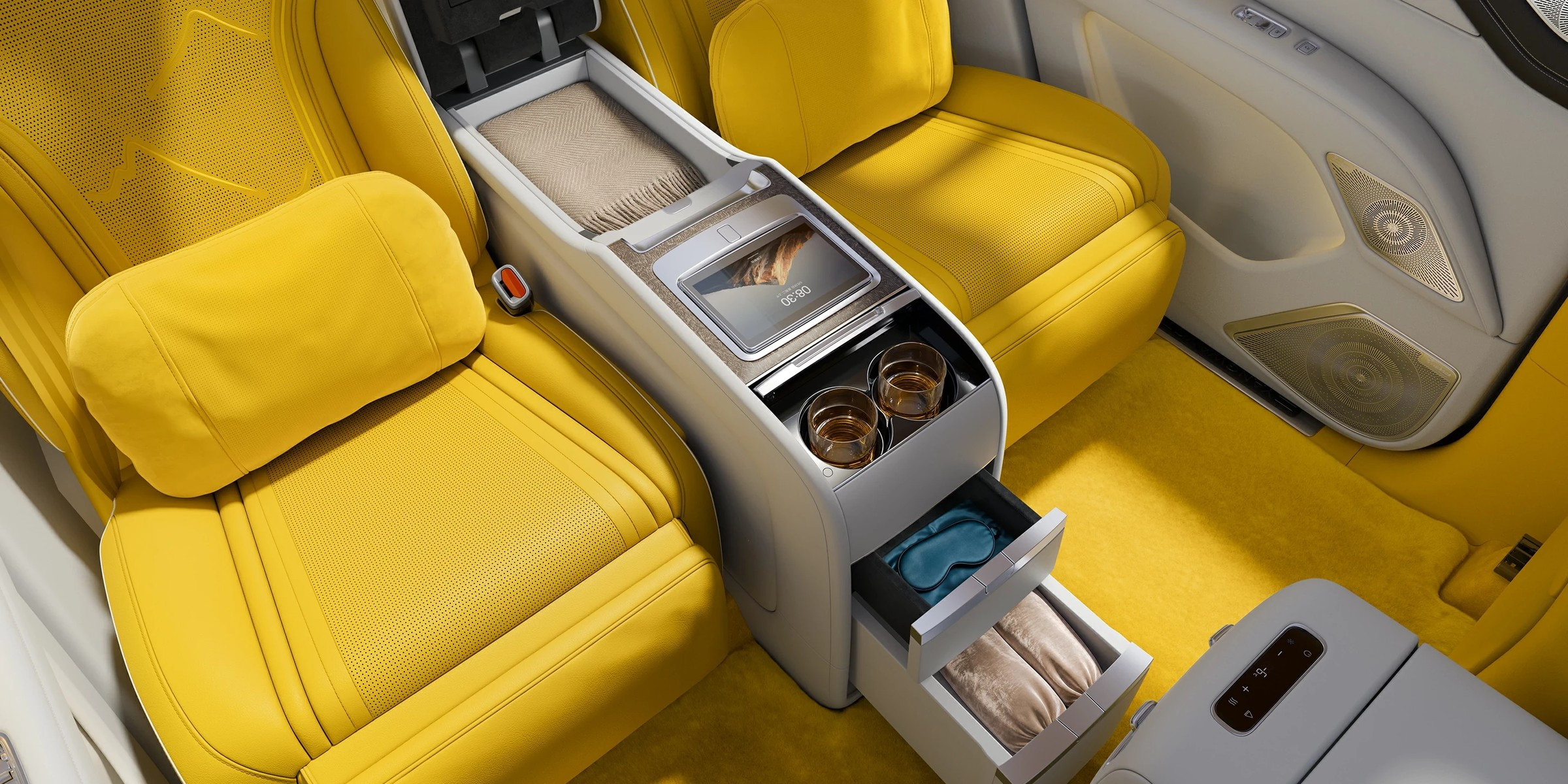 Yangwang U8L gains a four-seat, $216,000 flagship - photo 11