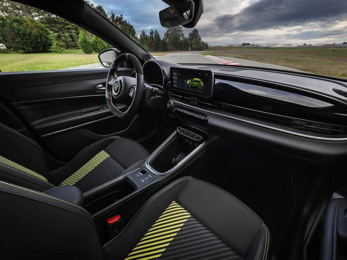 Abarth 600e - photo 11