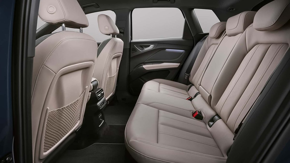 2027 Audi Q4 E-Tron: V2L, 185 kW Charging, and a Merged Screen - Orders from June - photo 4