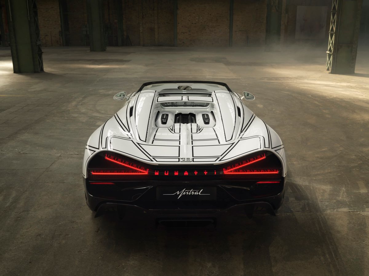 Bugatti W16 Mistral Blanc Éternel - photo 6