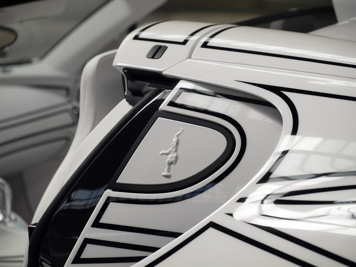 Bugatti W16 Mistral Blanc Éternel - photo 11