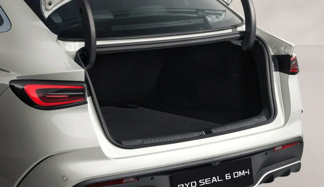 BYD Seal 06 Saloon - photo 10