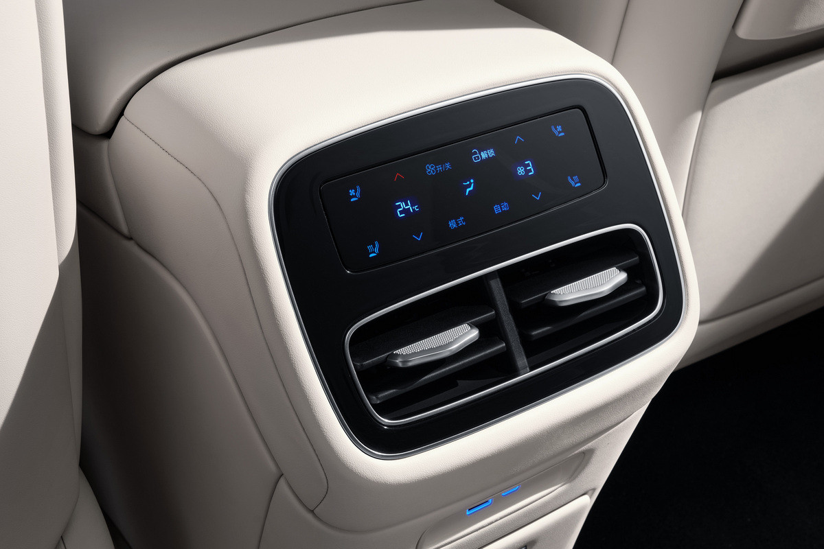 BYD Seal 08 - photo 14