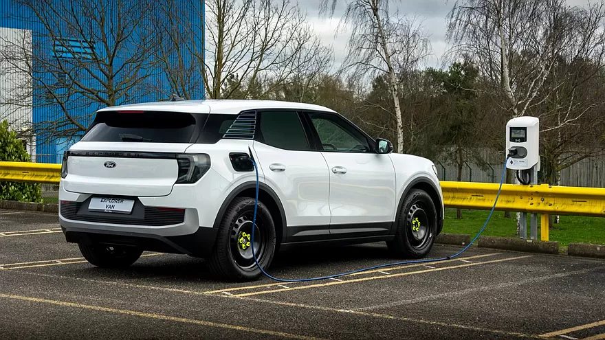 Ford Explorer Van - photo 2