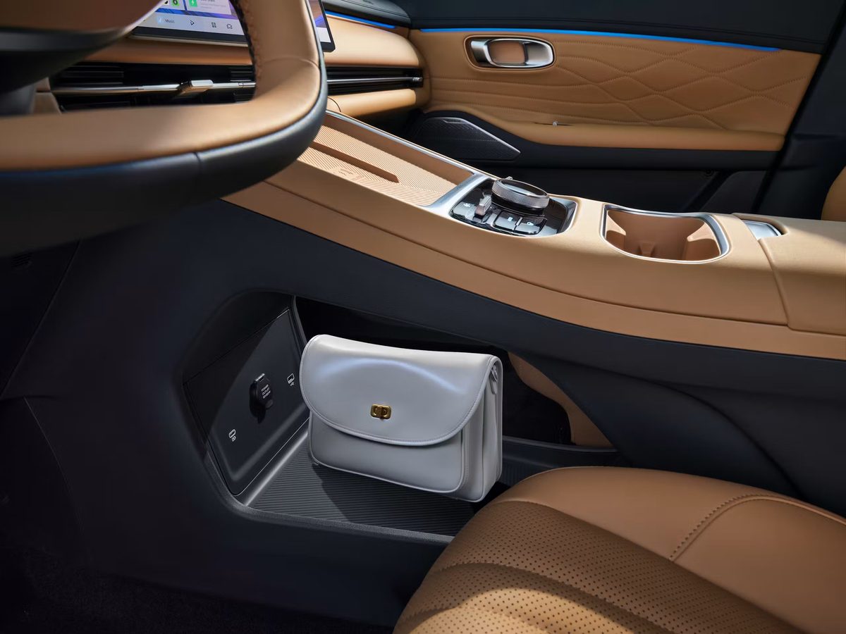 Geely Starray EM-i - photo 12