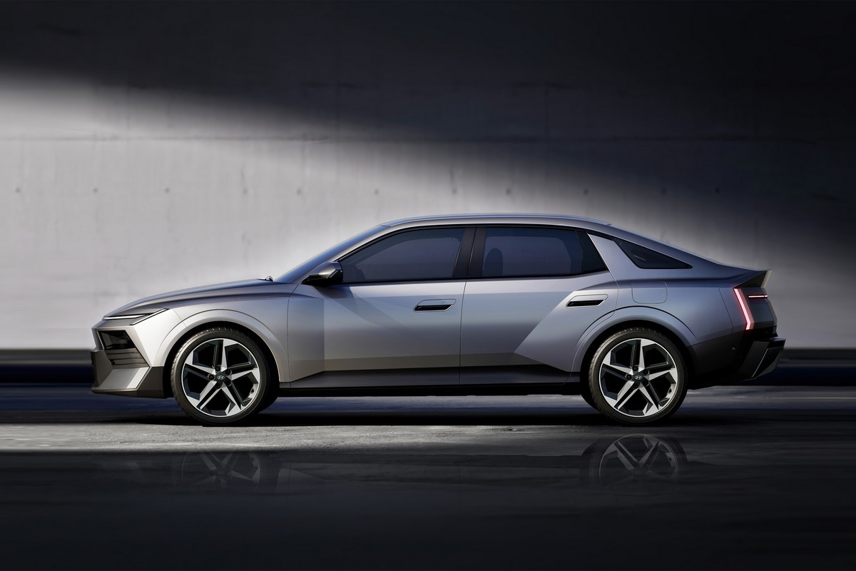 Hyundai unveils the eighth-generation Elantra with an angular 'Art of Steel' redesign - photo 5