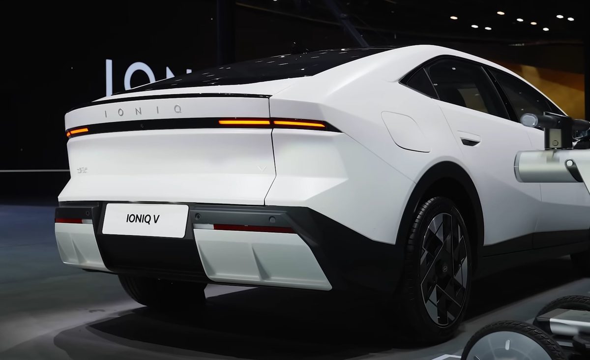 Hyundai Ioniq V - photo 2