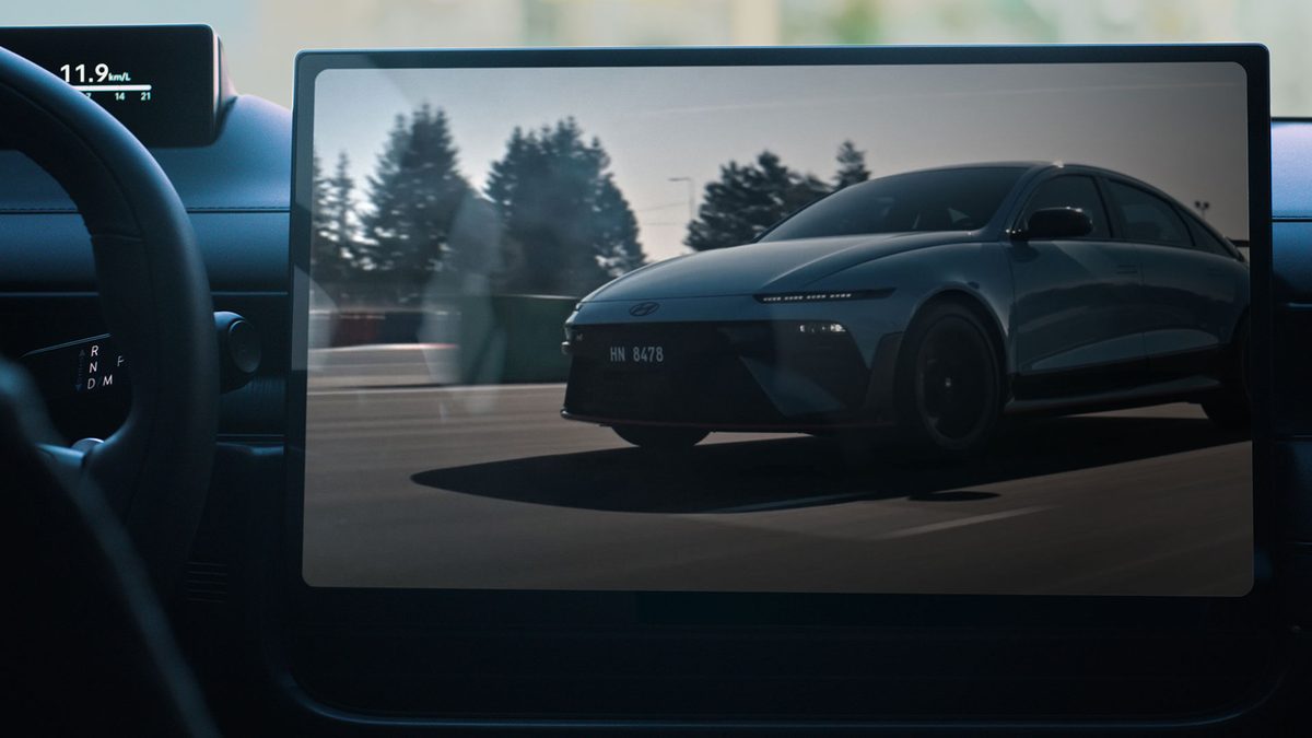 Hyundai Pleos Connect: Group-Wide Infotainment with Physical Buttons and LLM Voice Assistant - photo 3