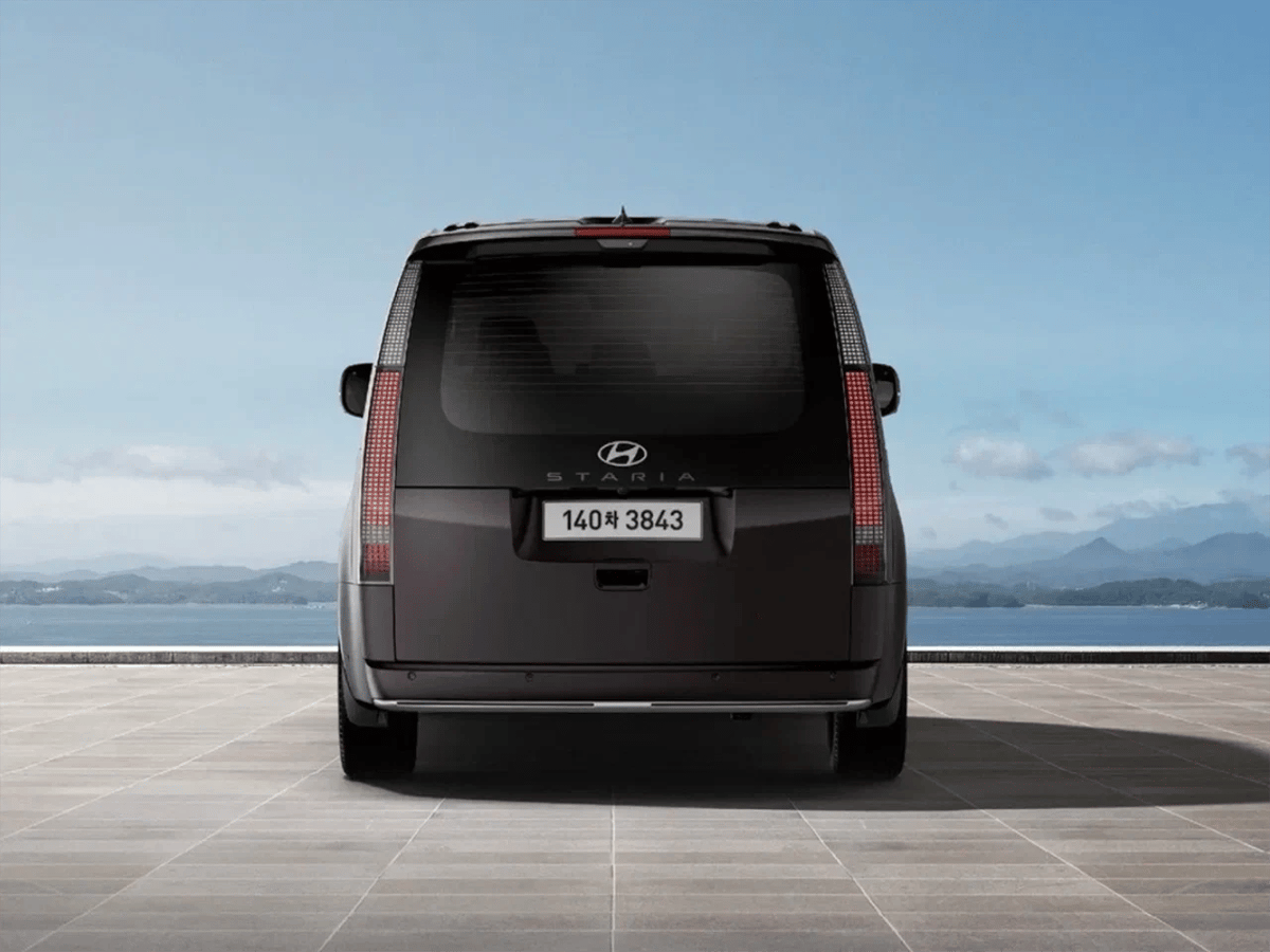 Hyundai opens European orders for the nine-seat Staria Electric