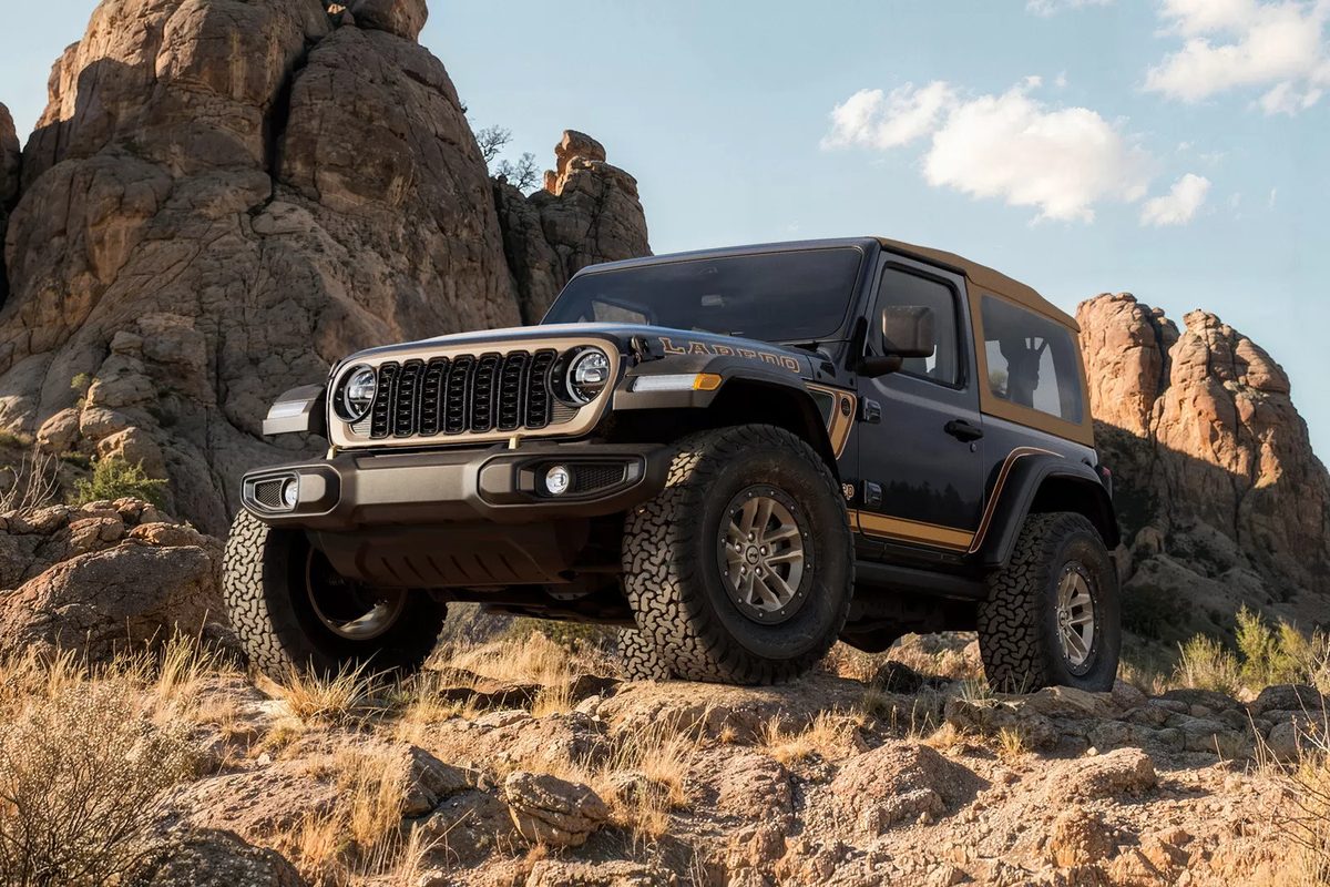 Jeep Revives the Wrangler Laredo Name After Almost 40 Years - photo 5