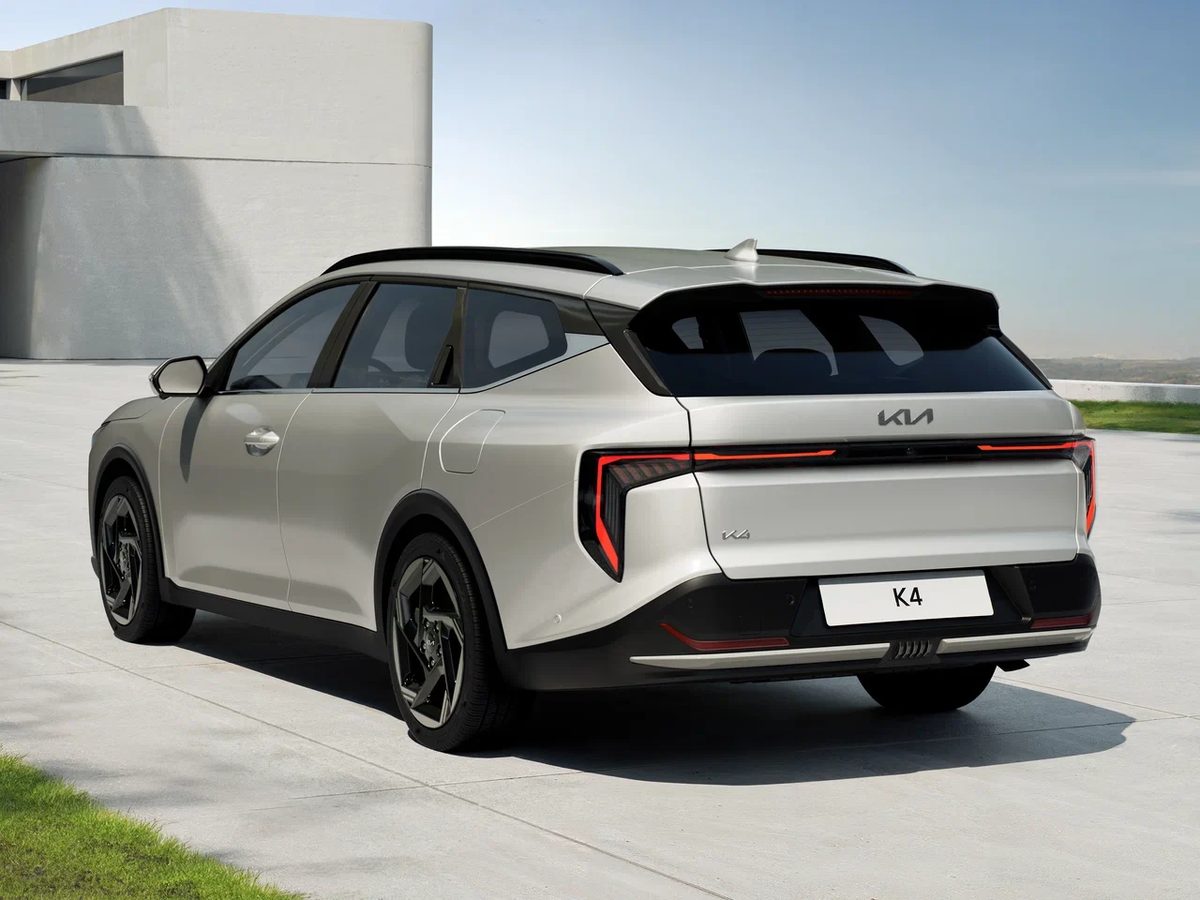 Kia K4 - photo 2