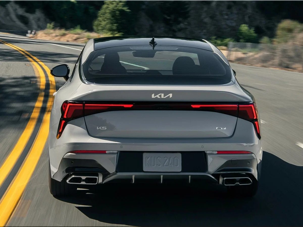 Kia K5 - photo 2