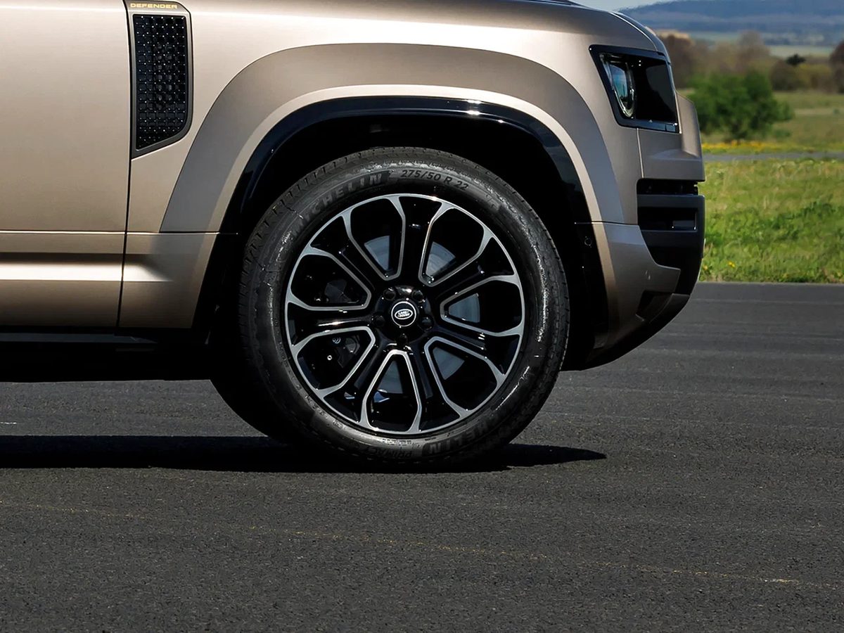 Land Rover Defender 110 - photo 10