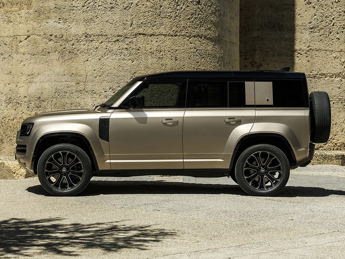 Land Rover Defender 110 - photo 12