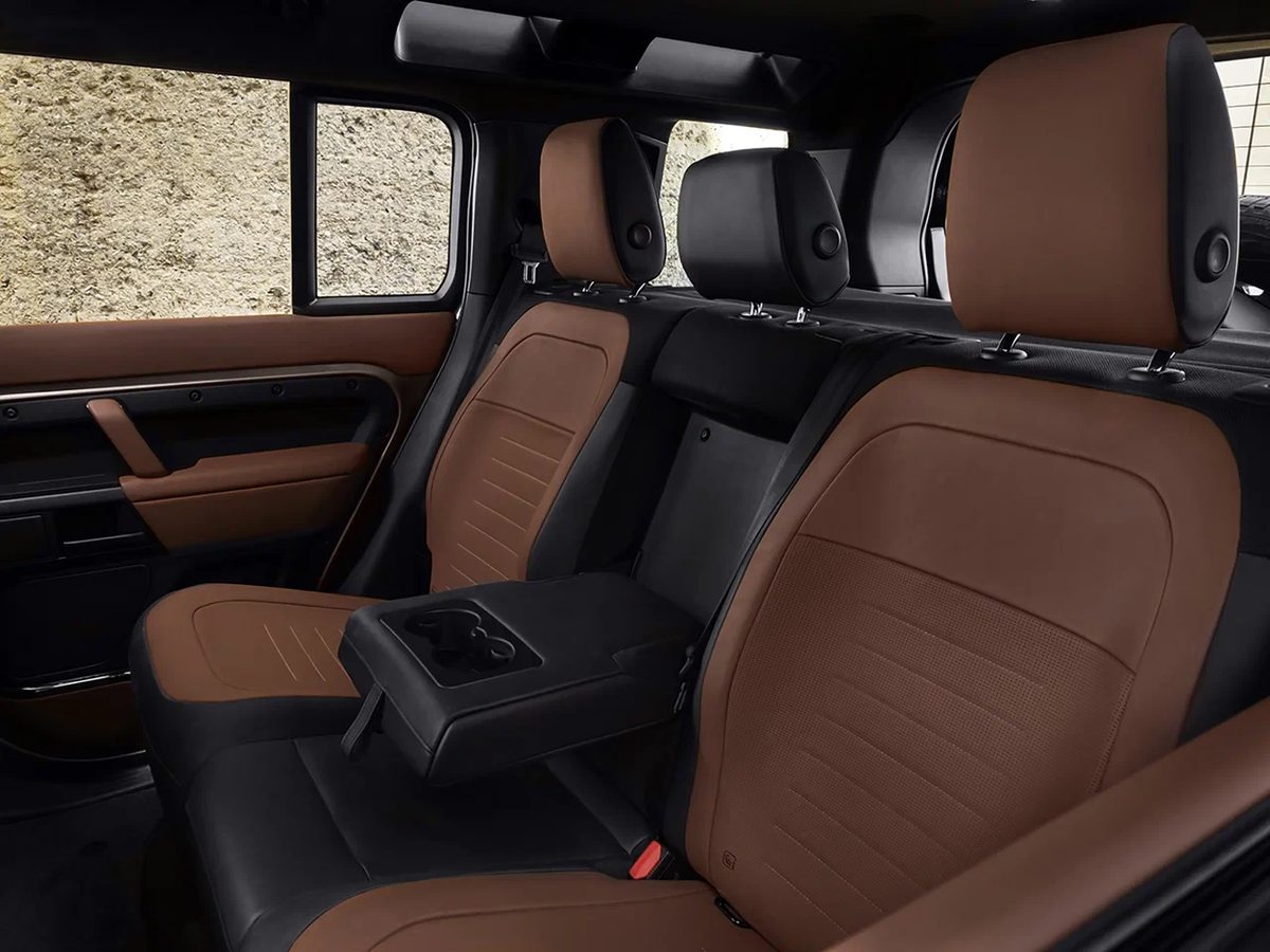 Land Rover Defender 110 - photo 16