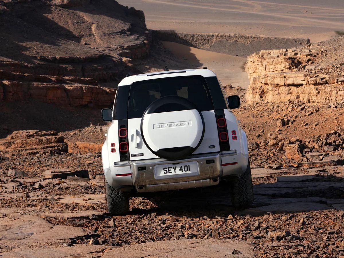Land Rover Defender 130 - photo 4