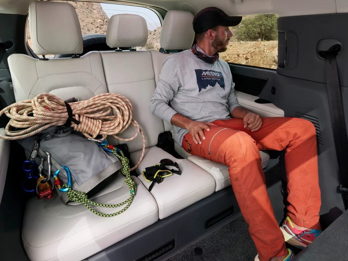 Land Rover Defender 130 - photo 8