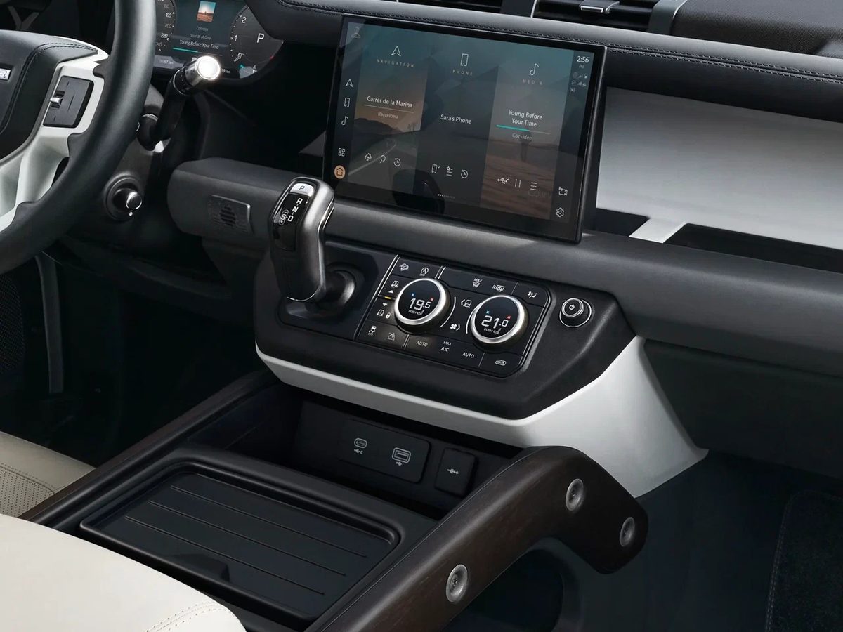 Land Rover Defender 130 - photo 9
