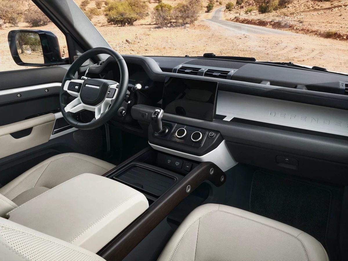 Land Rover Defender 130 - photo 10