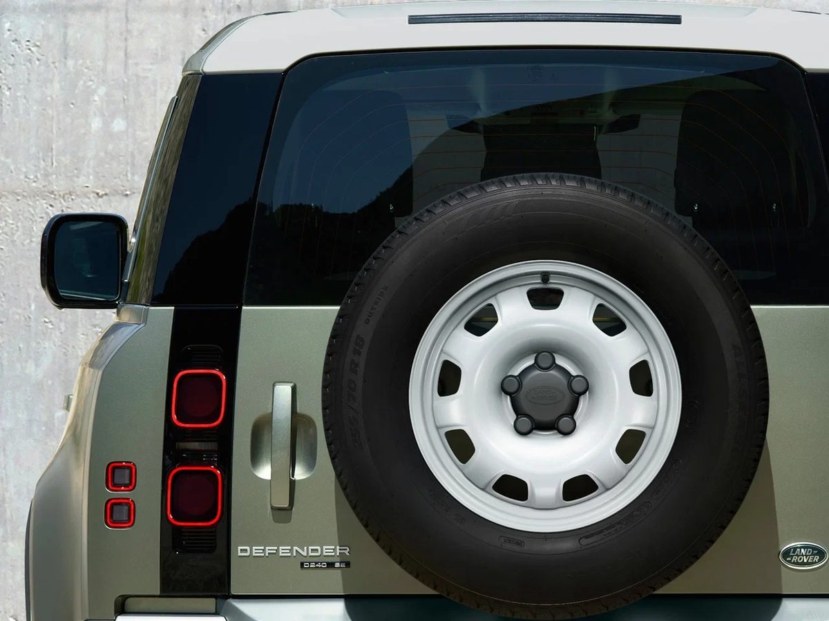 Land Rover Defender 90 - photo 8