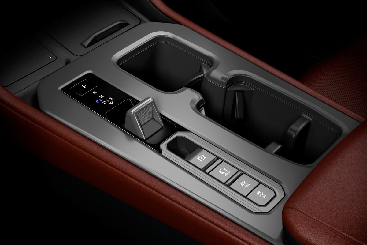 Lexus NX - photo 14