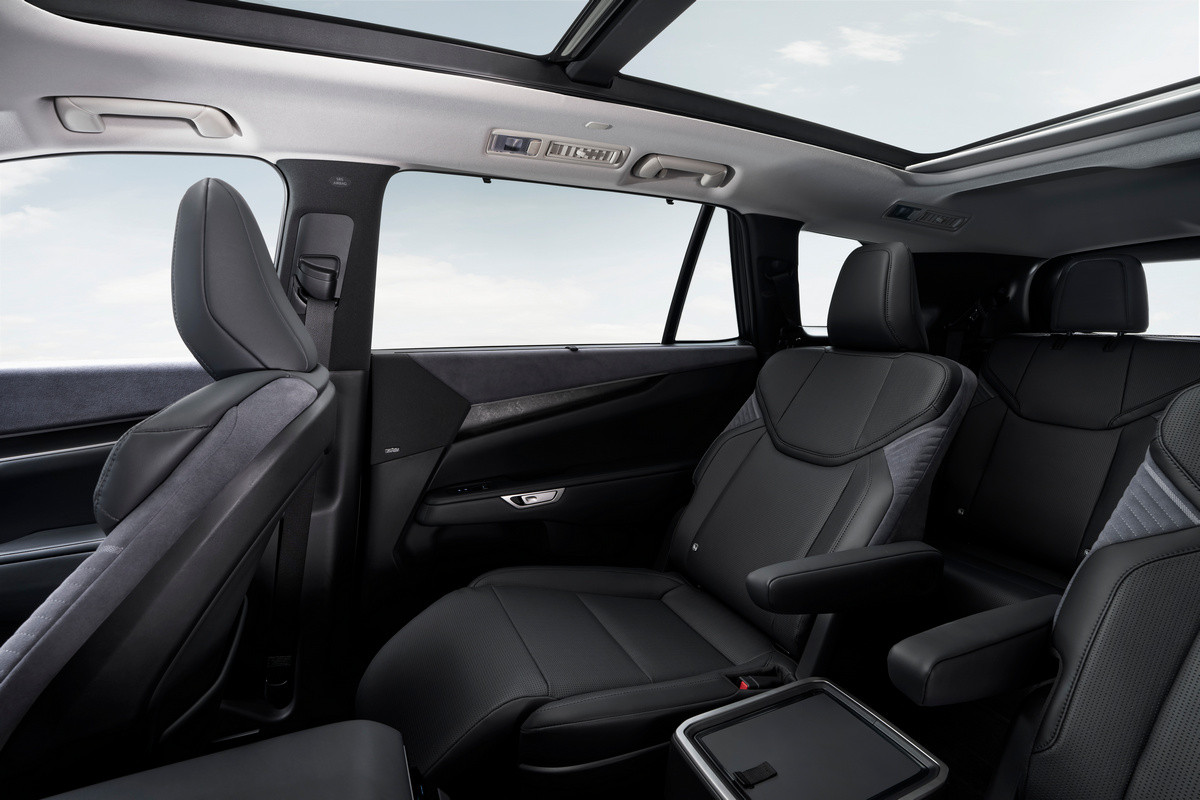 Lexus TZ: Three-Row Electric SUV Debuts as a Global Model - photo 4