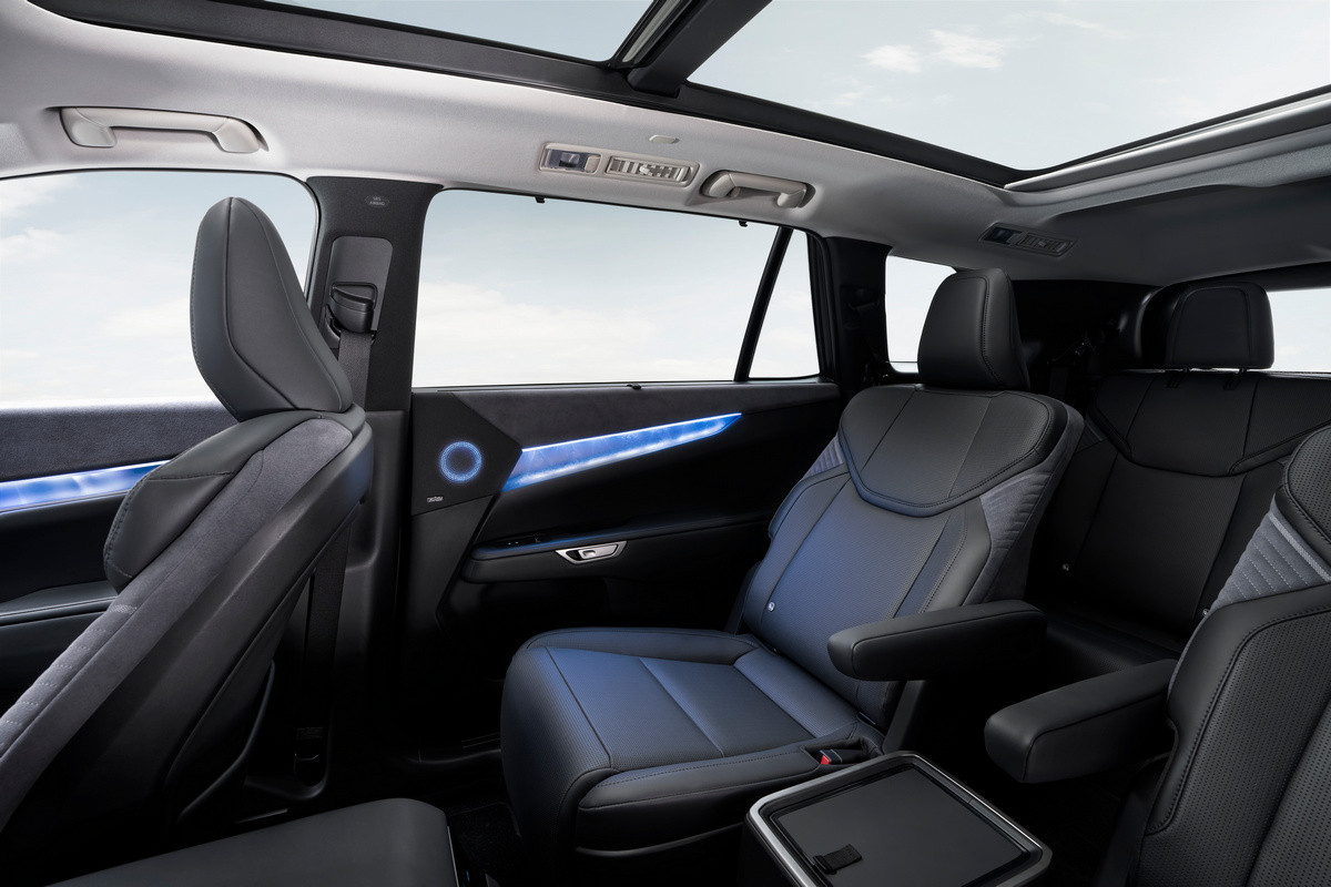 Lexus TZ: Three-Row Electric SUV Debuts as a Global Model - photo 5