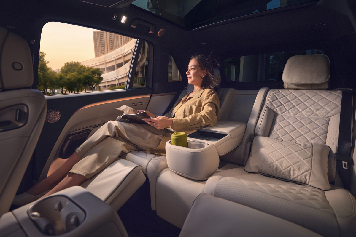 Li L8 returns as a five-seat sibling to the L9, on sale in China from ¥369,800 (about $54,300) - photo 17