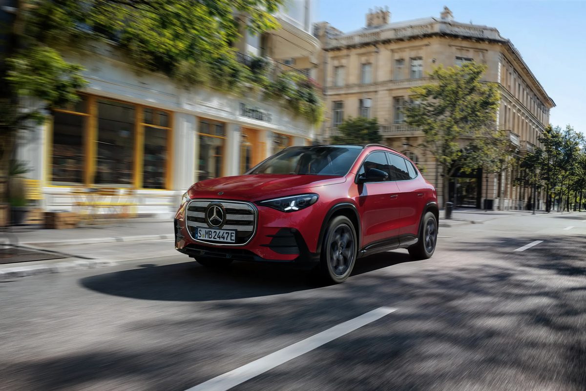 Mercedes-Benz GLA switches to EV for gen three - photo 2
